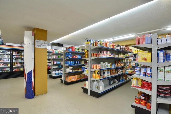 Building Photo - 4600 S Four Mile Run Dr