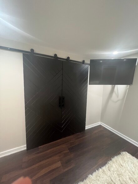 Master bedroom sliding doors to bathroom - 12060 Mac Dr NE