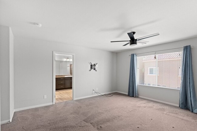 Building Photo - Beautiful 4 Bed 2.5 Bath Home Jones and Wa...