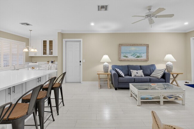 Building Photo - 817 N Ocean Blvd