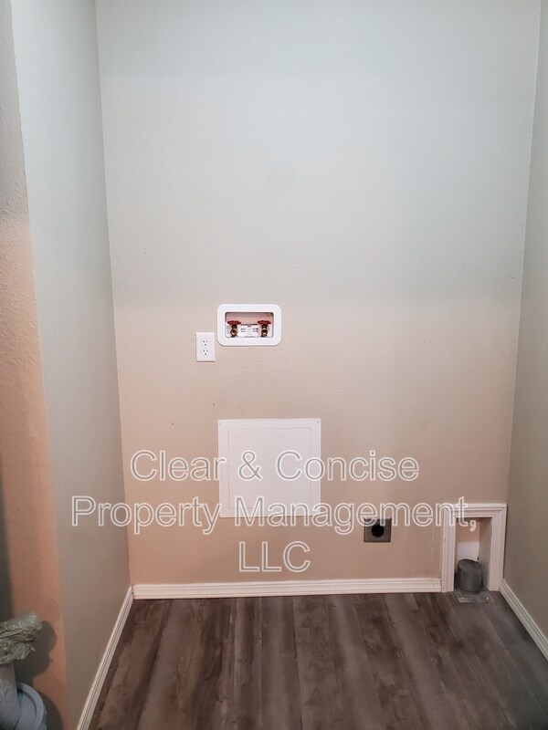 Building Photo - 86435 Franklin Blvd