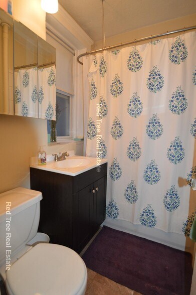 Building Photo - 110 Brainerd Rd