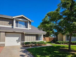 Building Photo - Chula Vista Twin Home