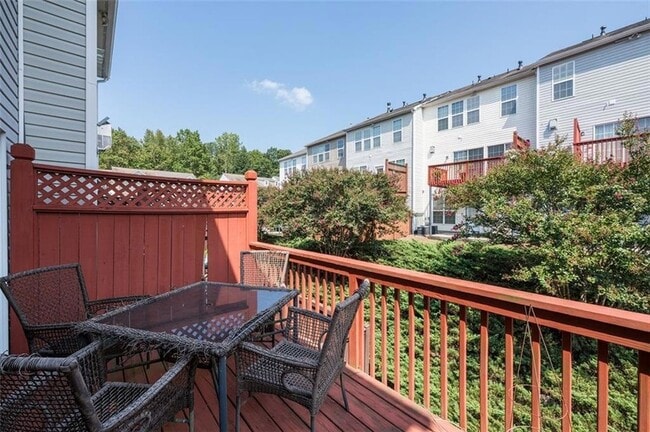 Building Photo - 1369 Thornborough Dr