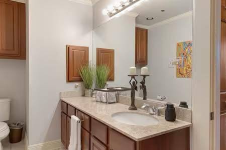 Building Photo - 500 Jefferson St