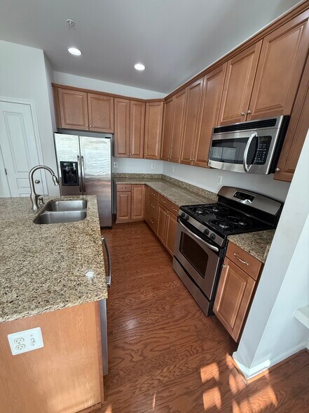 Building Photo - 20 Boucher Pl