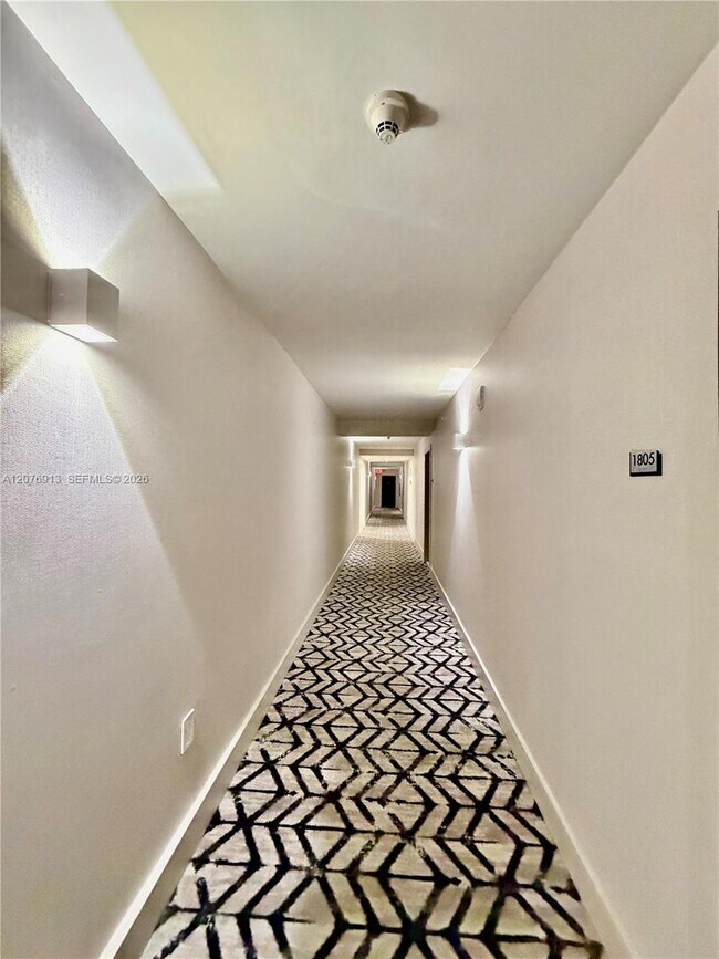 Building Photo - 2101 Brickell Ave
