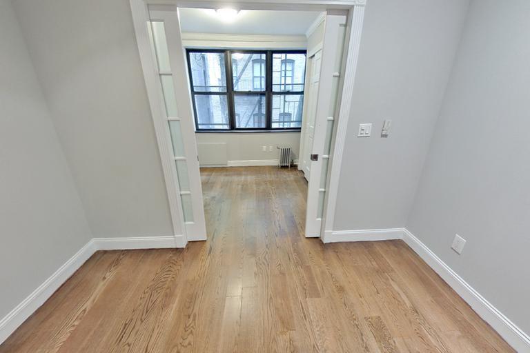 Building Photo - 145 E 26th St