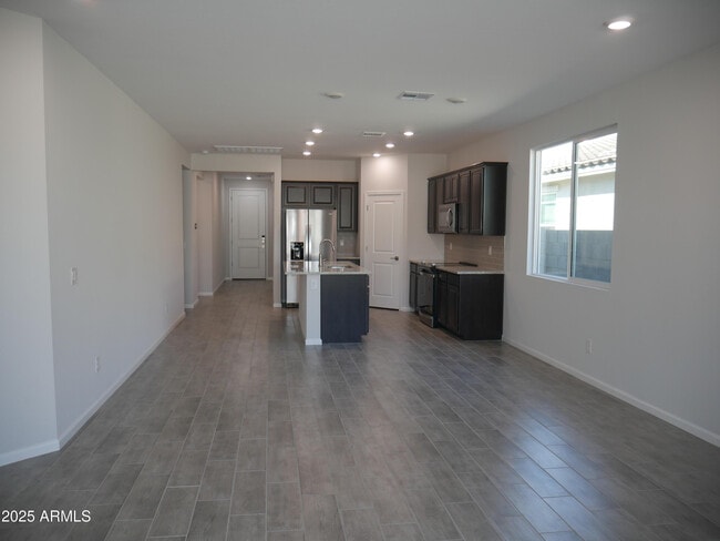 Building Photo - 18156 W Daley Ln