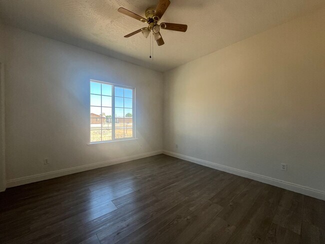 Building Photo - 3 bed 2 bth in Apple Valley. Apply today!