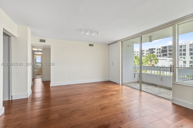 Building Photo - 150 Sunrise Dr