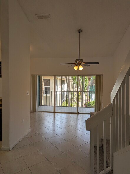 Building Photo - 18203 Glenmoor Dr