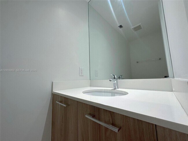 Building Photo - 501 NE 31st St