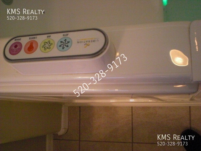 Building Photo - 14013 E Voss St