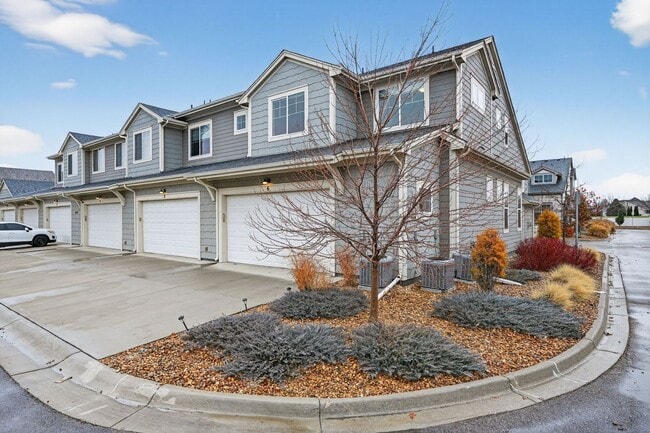 Building Photo - 8479 Cromwell Dr