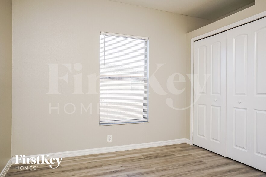 Building Photo - 3291 Moravia Ave