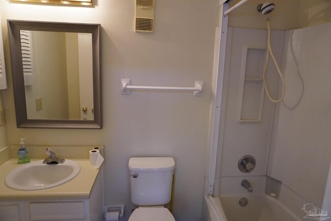 Building Photo - 5001 Grande Dr