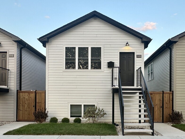 Primary Photo - 549 N Springfield Ave