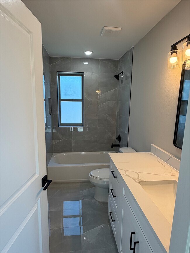 Building Photo - 2623 Liguria Ln