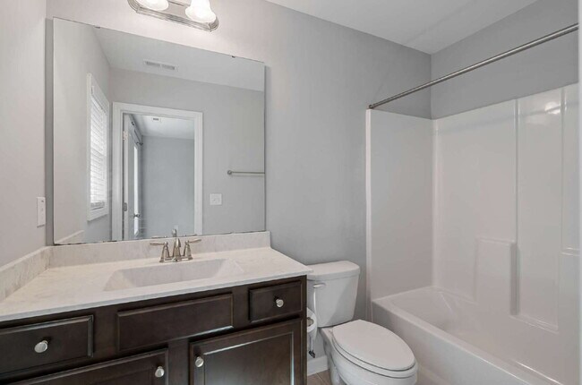 Building Photo - 2-Bed End Unit Townhome in Clayton