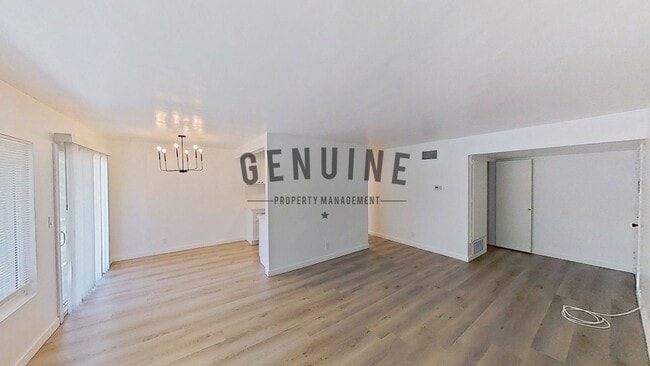 Building Photo - Stunning 2nd Story 3 Bedroom Condo in Woodlake Villas, La Habra