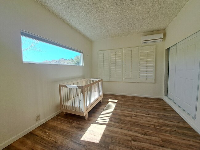 Building Photo - Rural yet close to town with acreage