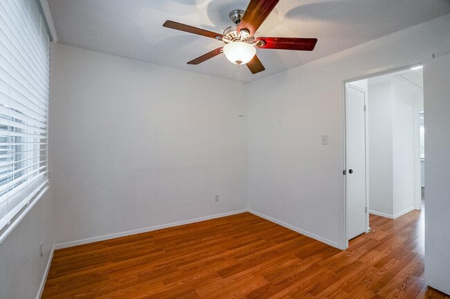 Building Photo - 16827 Whitebrush Loop