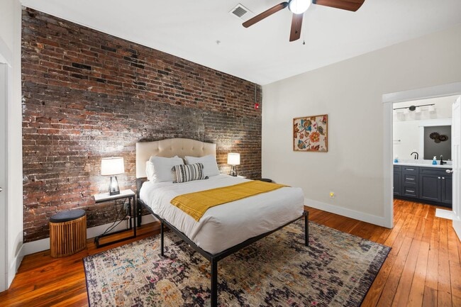 Building Photo - 124 Strawberry Alley