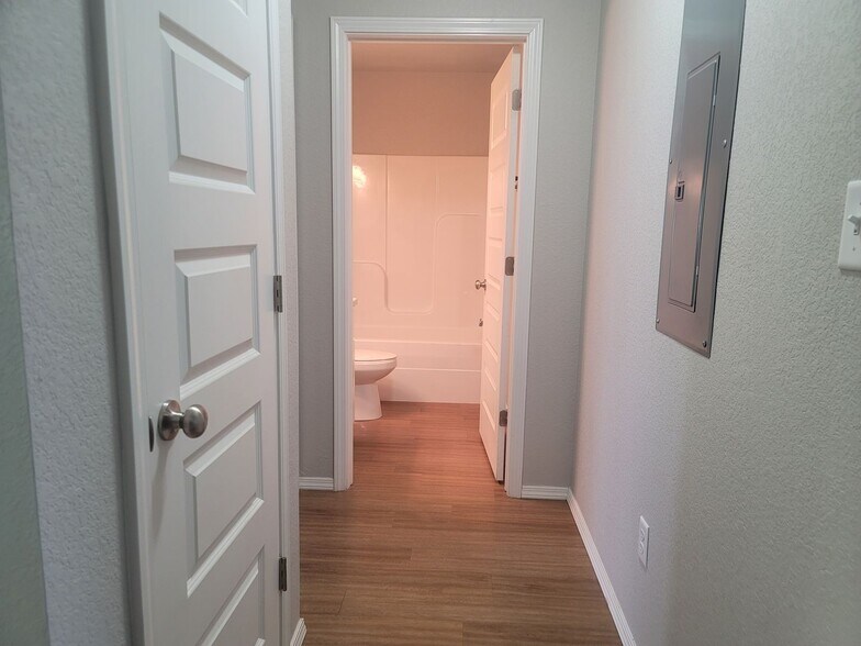 Building Photo - 2108 Ingalls Ln