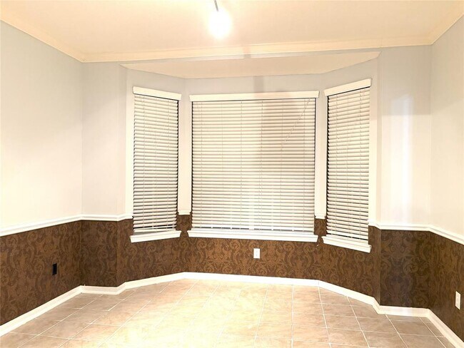 Building Photo - 7710 Misty Fern Ct