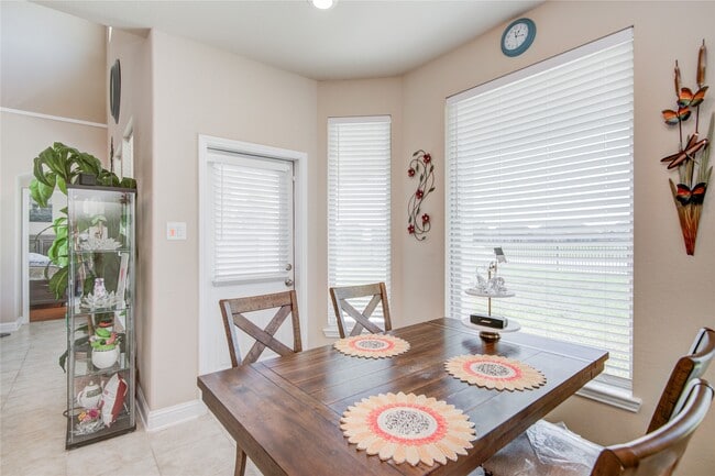 Building Photo - 12902 Oak Fls Dr