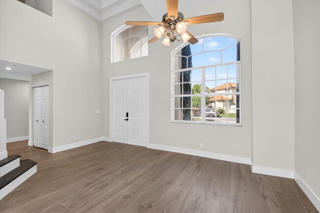 Building Photo - 7306 Spinnaker Bay Dr