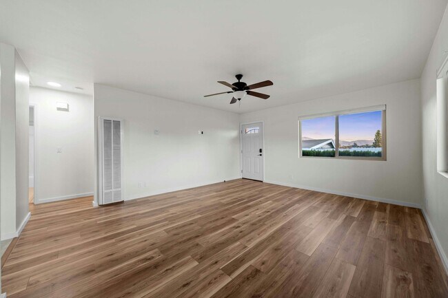 Building Photo - 2039-41 Bonita St