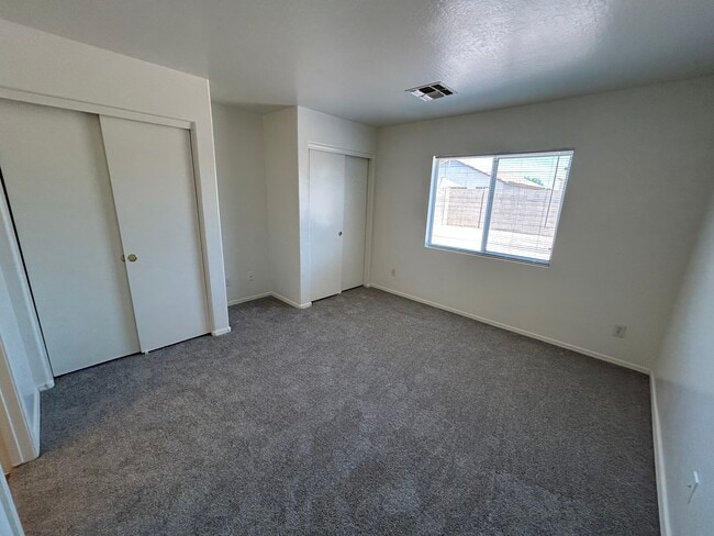 Building Photo - 12232 W Windrose Dr