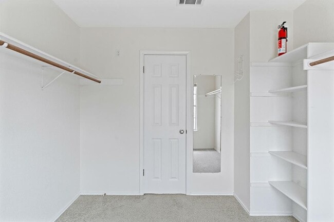 Building Photo - 321 Nicole Way