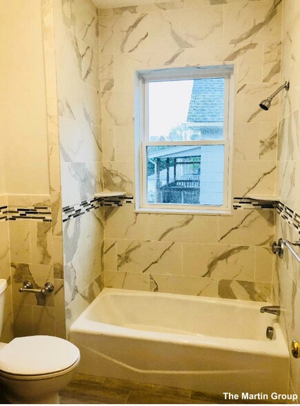 Building Photo - 136 Inman St