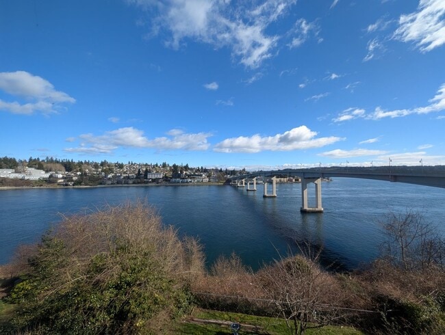 Building Photo - 3 Bedroom Bremerton Charmer with Stunning ...