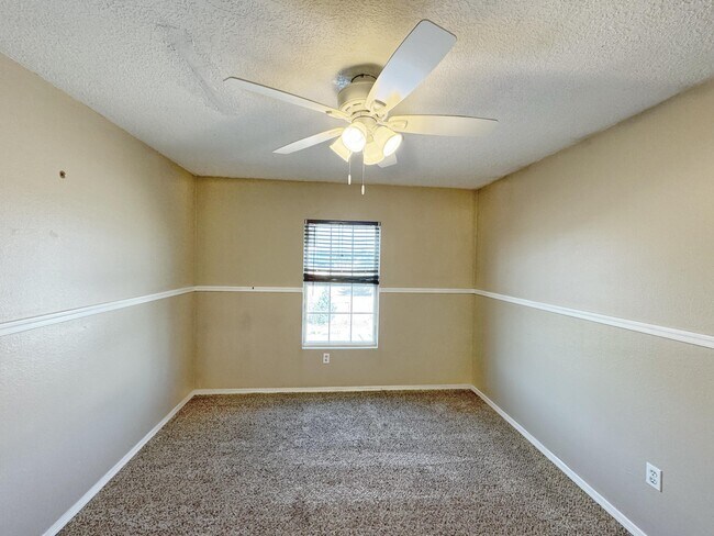 Building Photo - 9307 Vista Clara Loop NW