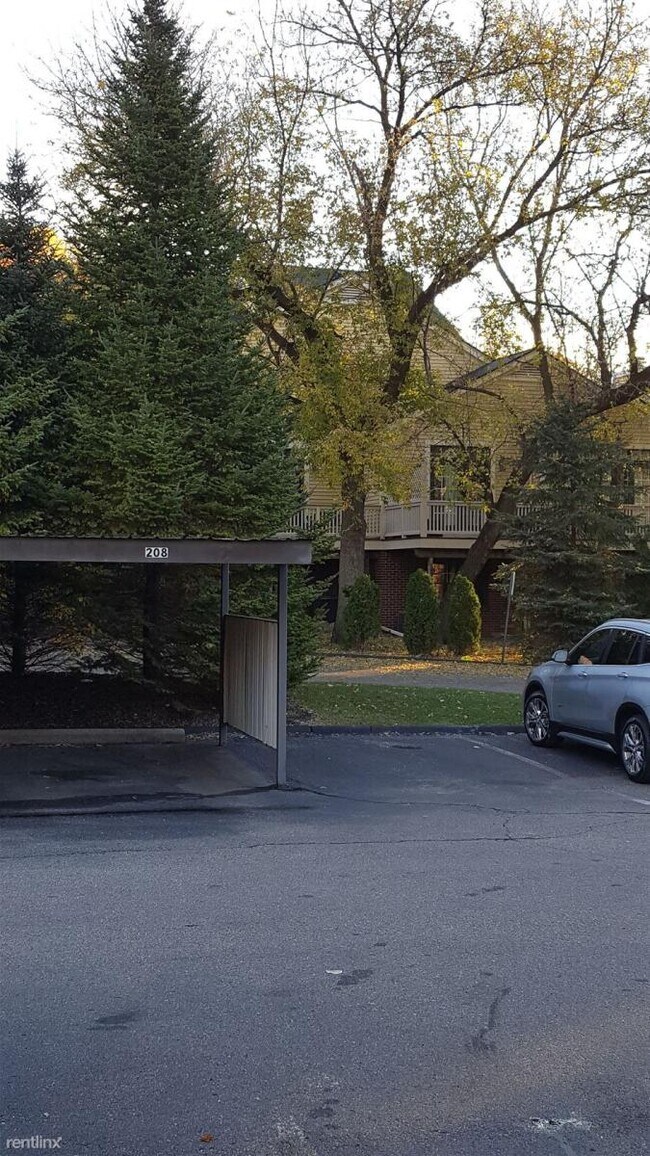 Car Port - 675 Randolph St