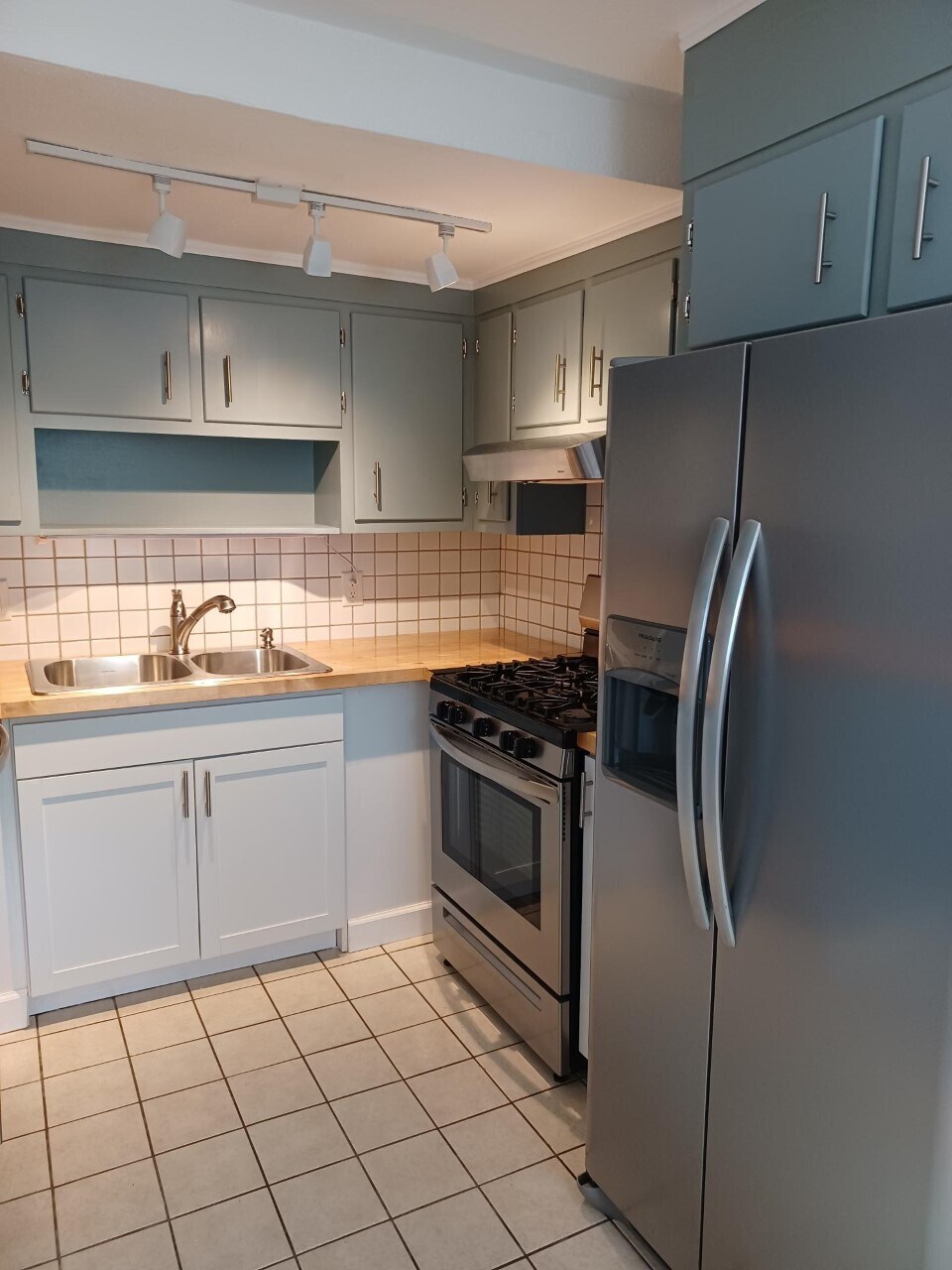 Kitchen under cabinet lightning - 95 Matilda Ter