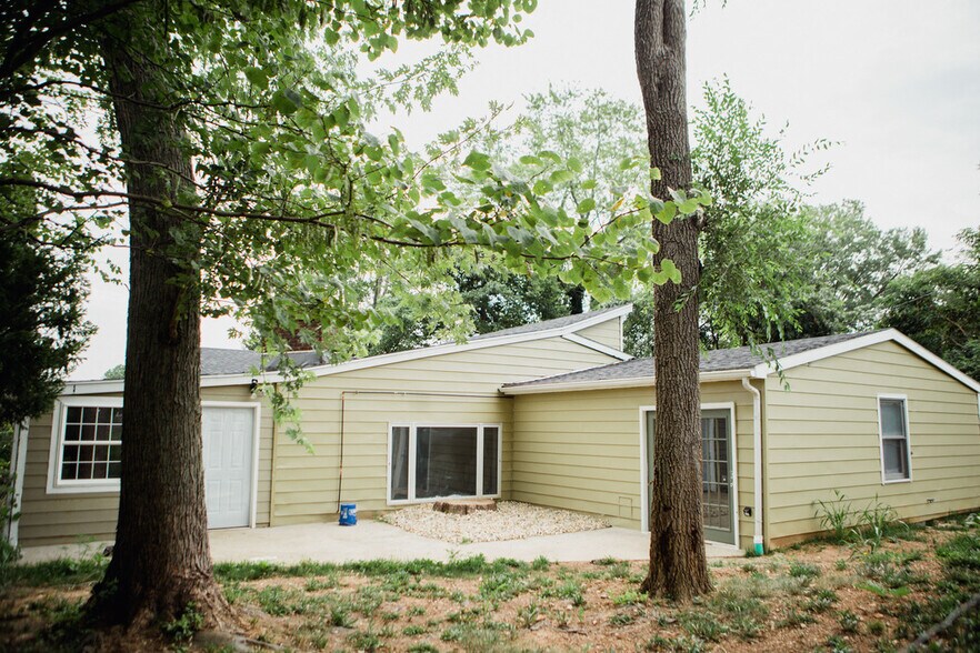 Building Photo - 3321 N Kinser Pike