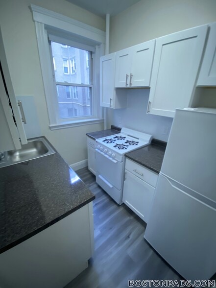 Building Photo - 1175 Boylston St