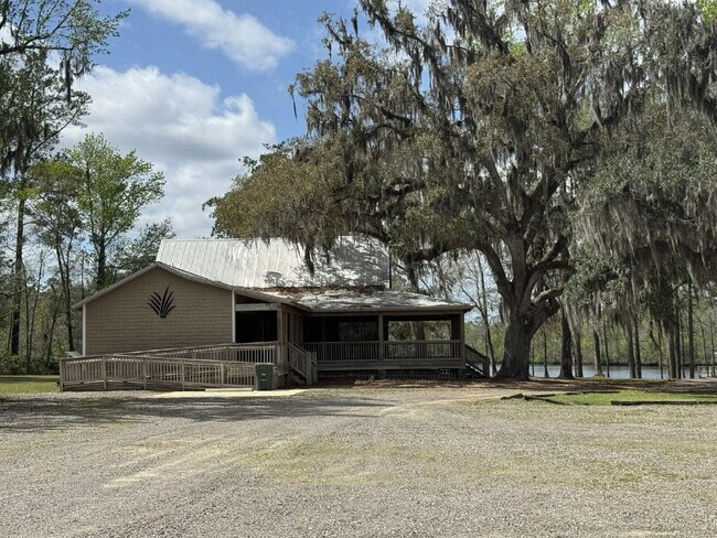 Building Photo - For Rent - Spring Move in Special ... 2nd Month's Rent FREE! (if sign a lease before the end of M...