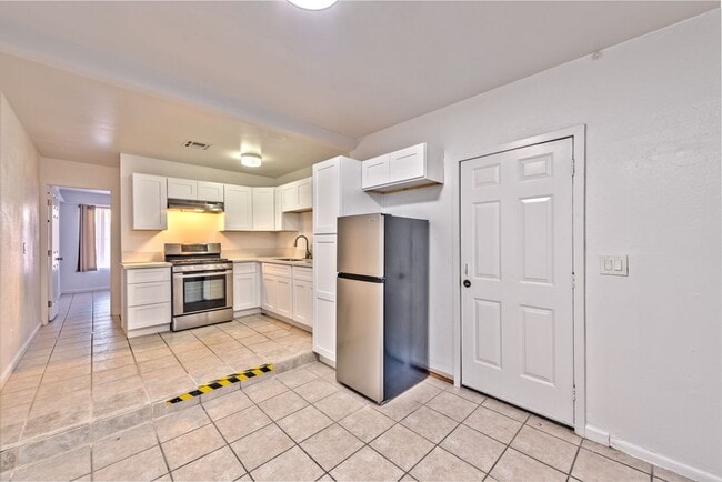 Building Photo - 3912 Torsby Pl