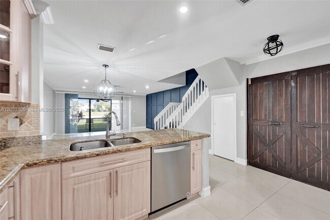 Building Photo - 3325 Carambola Cir S