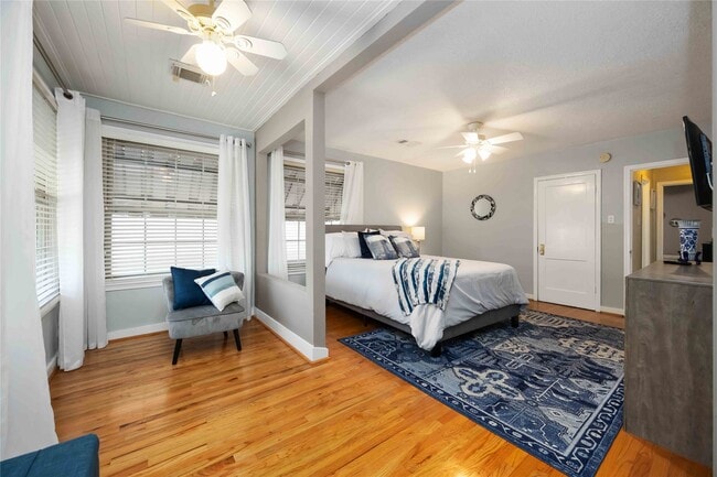 Building Photo - 2104 Winbern St