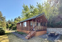 Building Photo - Short or long-term Furnished Cabin with A MOVE IN SPECIAL!