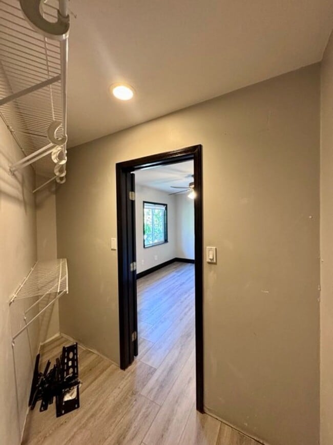 Building Photo - Move in Special! Move in by November 1st a...