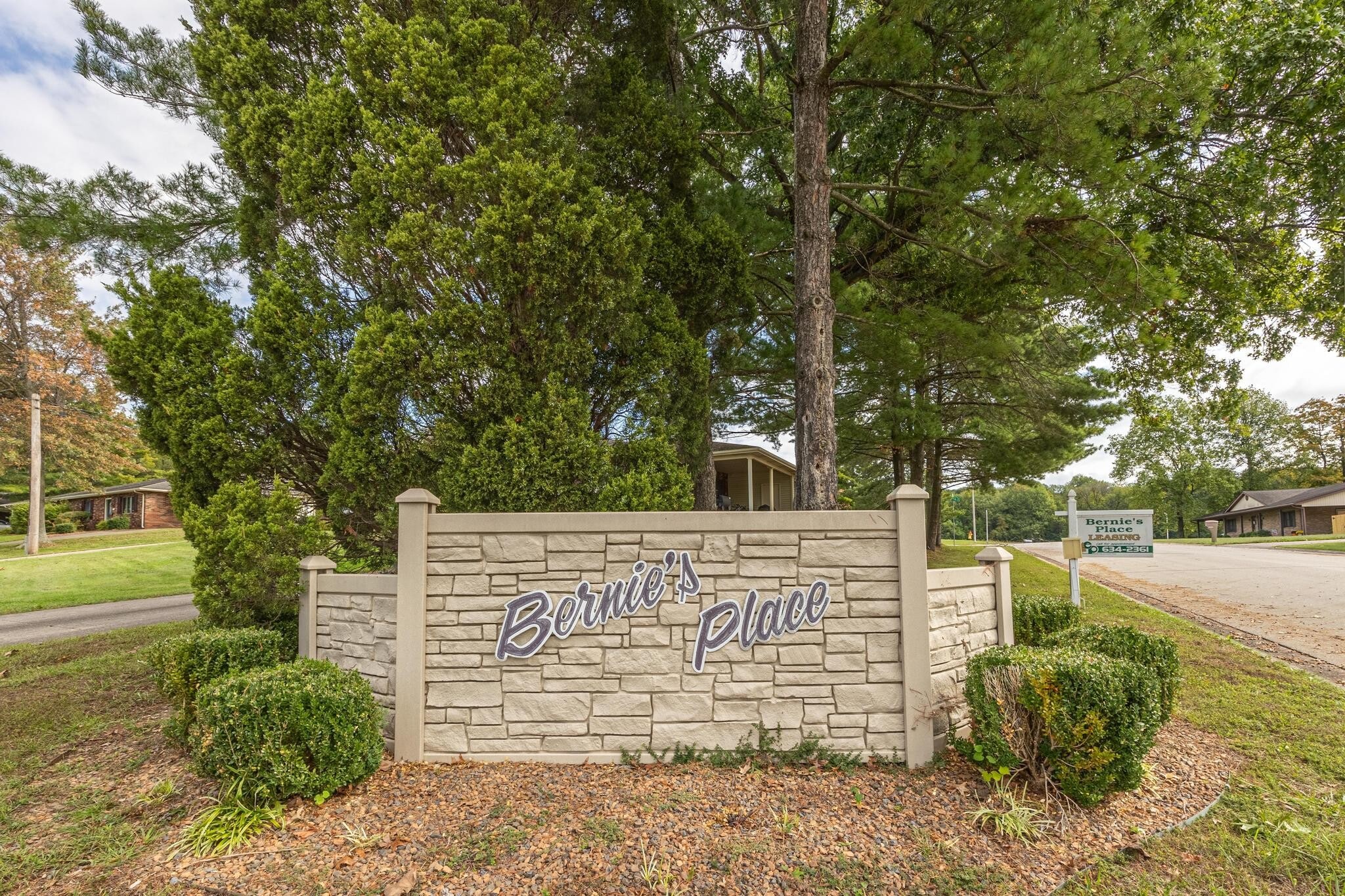 Building Photo - 550 Circle Pine Dr