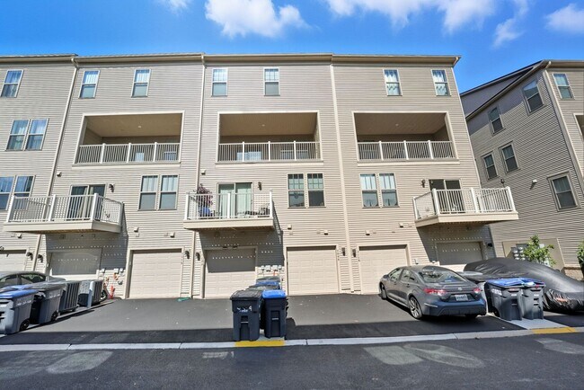 Building Photo - 709 Thomas Ln